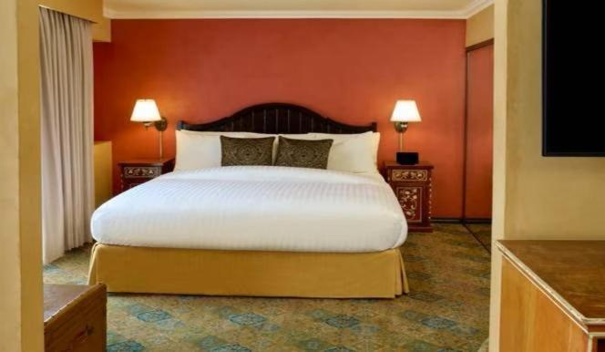 Отель Petit Ermitage (Adults Only) Лос-Анджелес Экстерьер фото